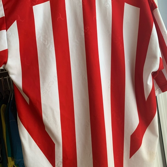 Men’s Chivas Guadalajara Official Soccer Jersey - Picture 5 of 5